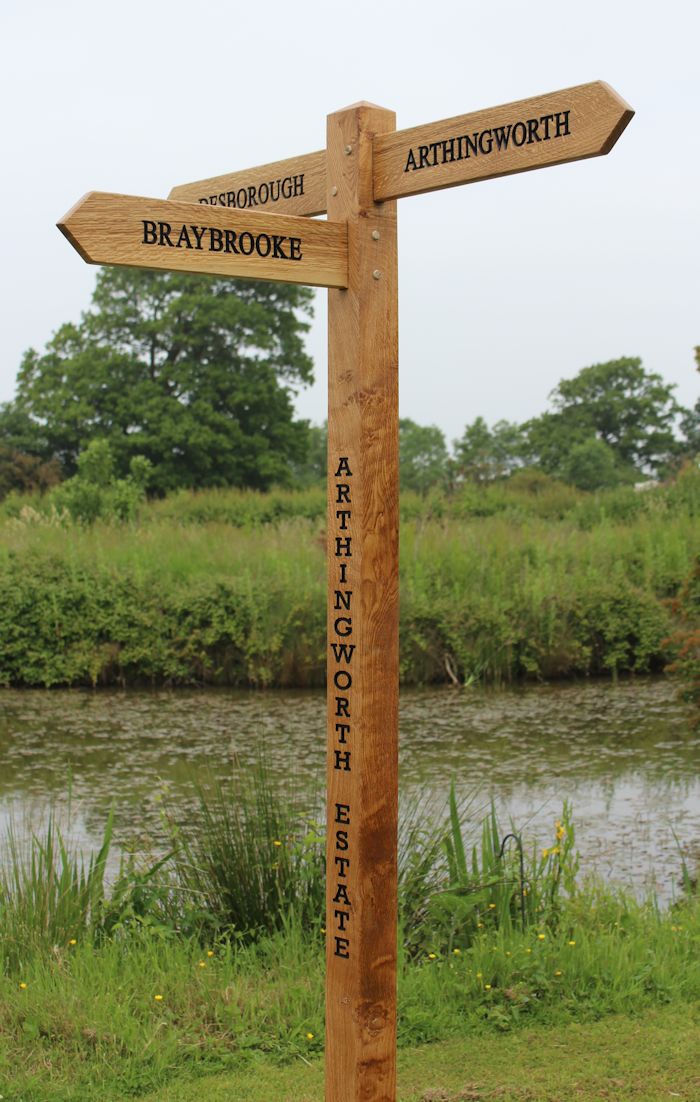 Finger Post - Oak Sign and Post
