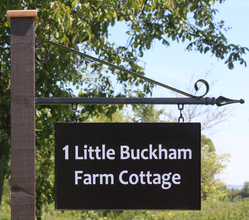 Hanging Sign - Metal