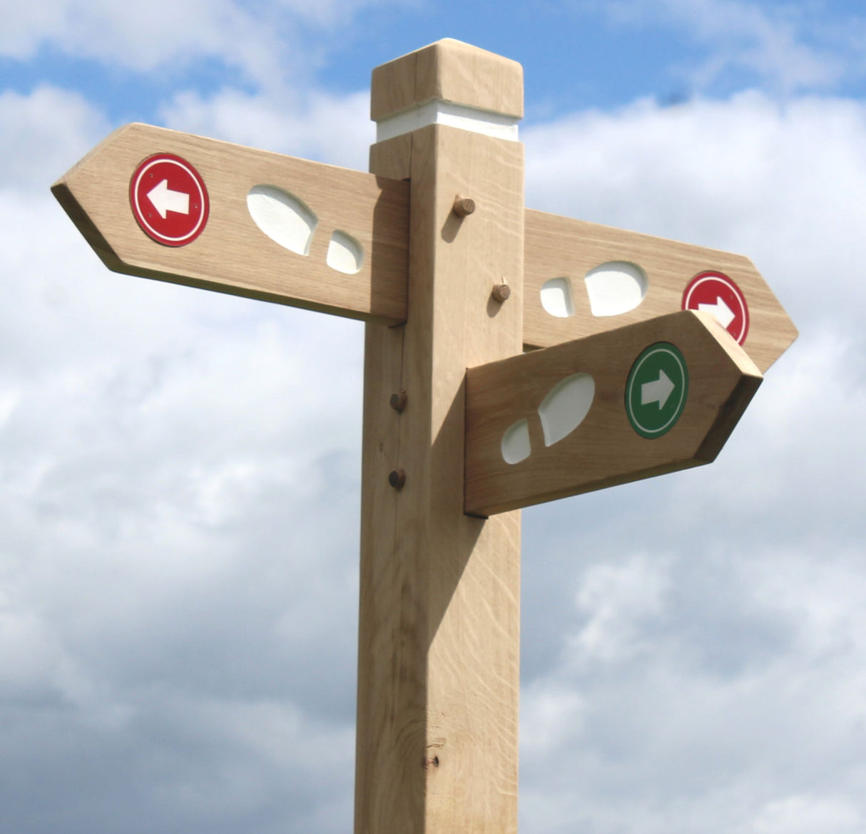 Trail (Short Finger) Post - Oak Sign and Post